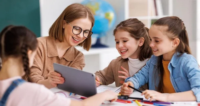 بهترین آموزشگاه زبان انگلیسی در اصفهان | لیست 10 آموزشگاه